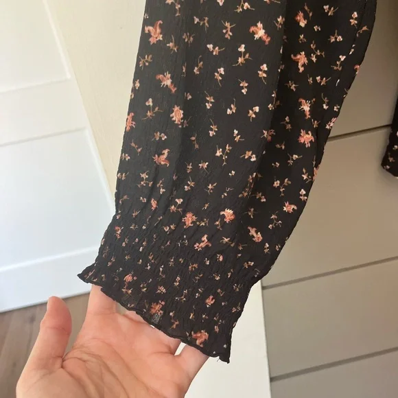 Madewell‎ Black Floral Smocked-Neck Ruffle Top in Stem Scatter size M NWT - Picture 8 of 11
